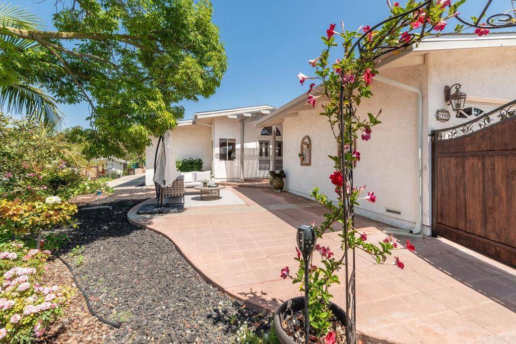 Vista, CA 92081,2440 Plumosa CT