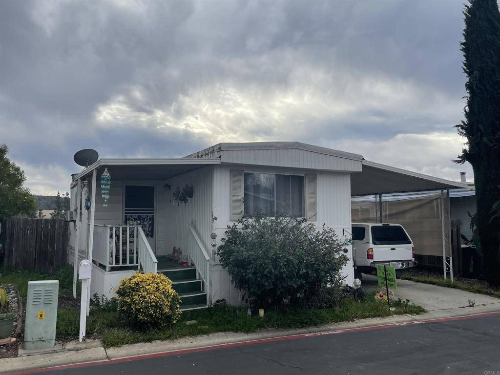 Escondido, CA 92029,900 Howard AVE #54