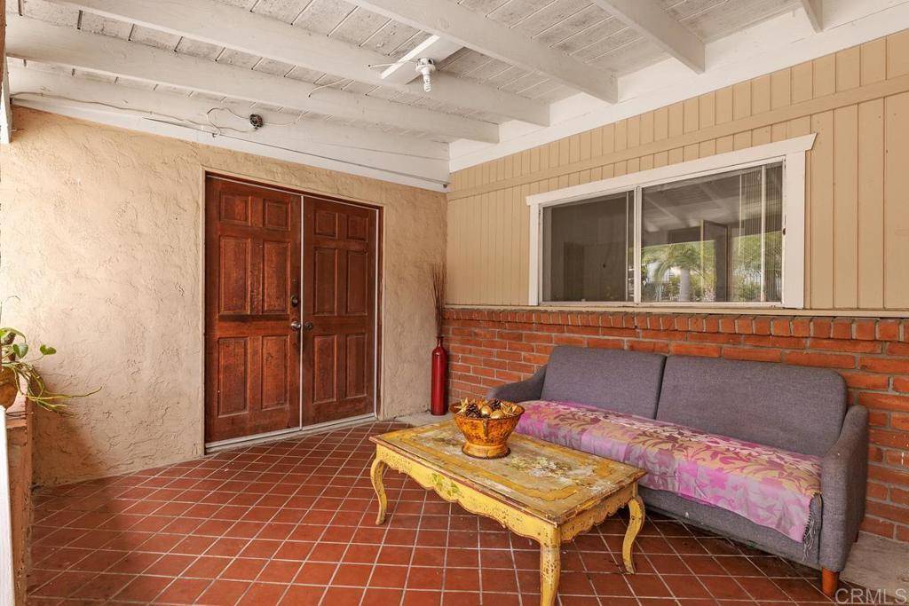 Encinitas, CA 92024,896 Passiflora AVE