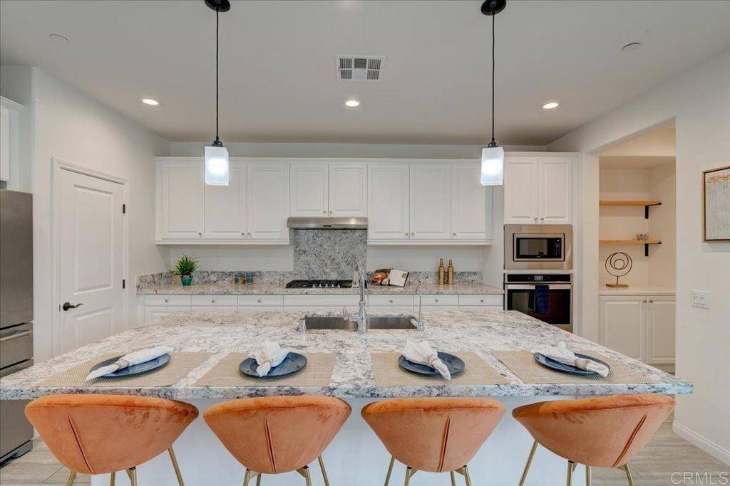 Escondido, CA 92029,21519 Trail Ridge DR