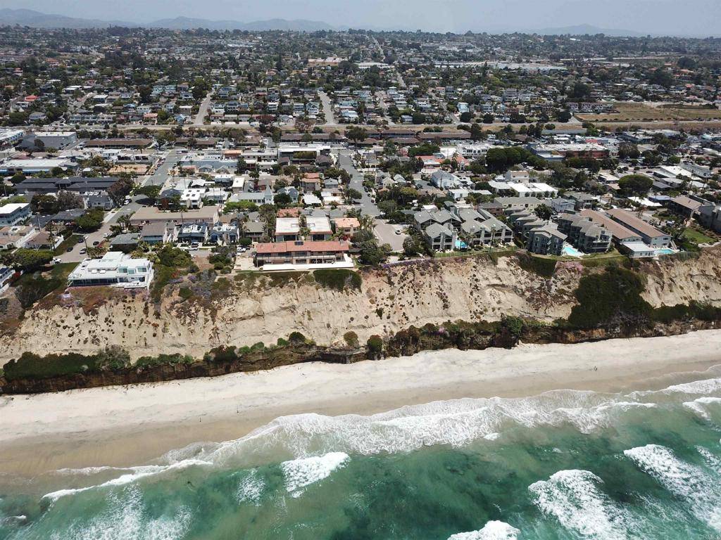 Encinitas, CA 92024,843  851 4th ST