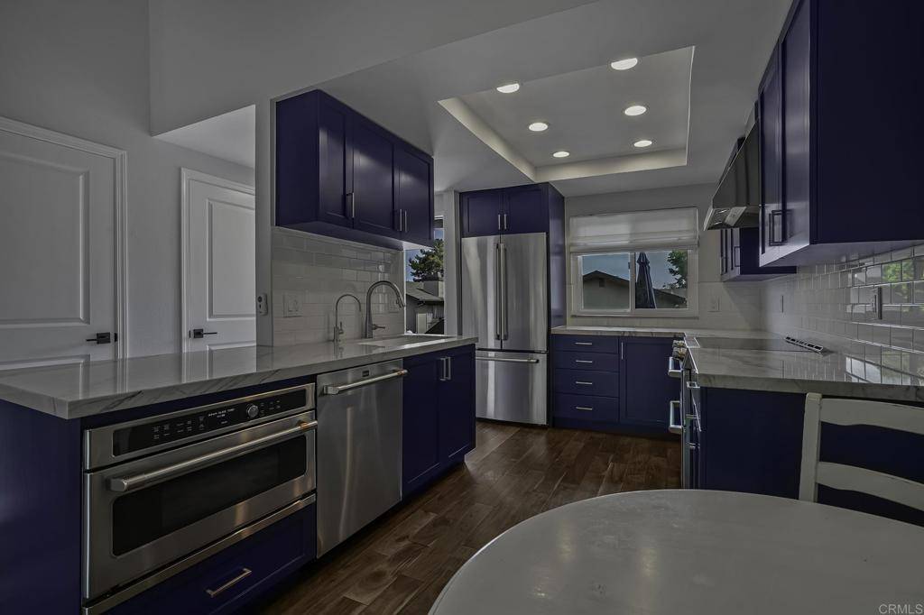 La Jolla, CA 92037,8366 Via Sonoma #G