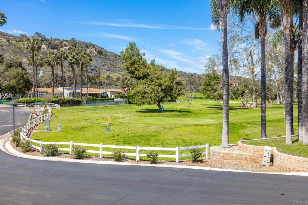 Escondido, CA 92026,8975 Lawrence Welk Dr #72