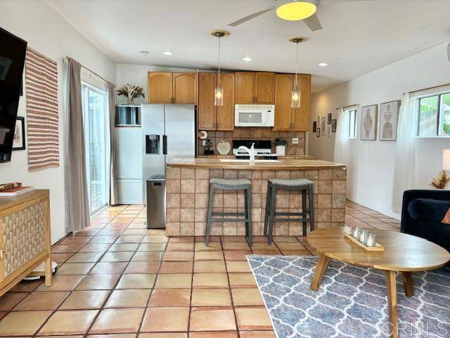 Encinitas, CA 92024,155 W Jason ST #5