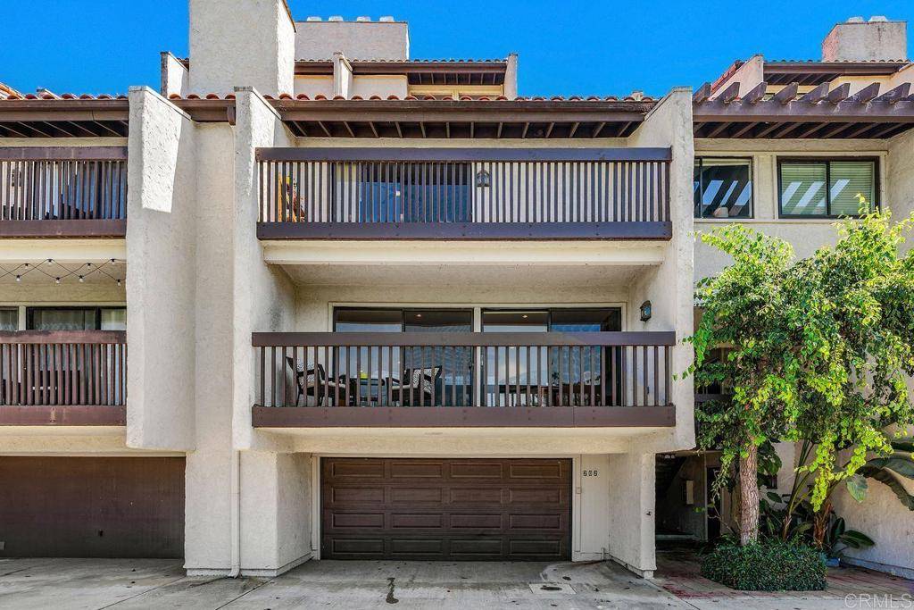 Carlsbad, CA 92009,2504 Navarra Drive #202