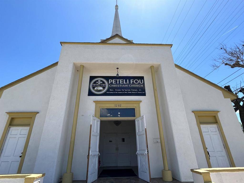 Long Beach, CA 90805,1202 E Plymouth ST