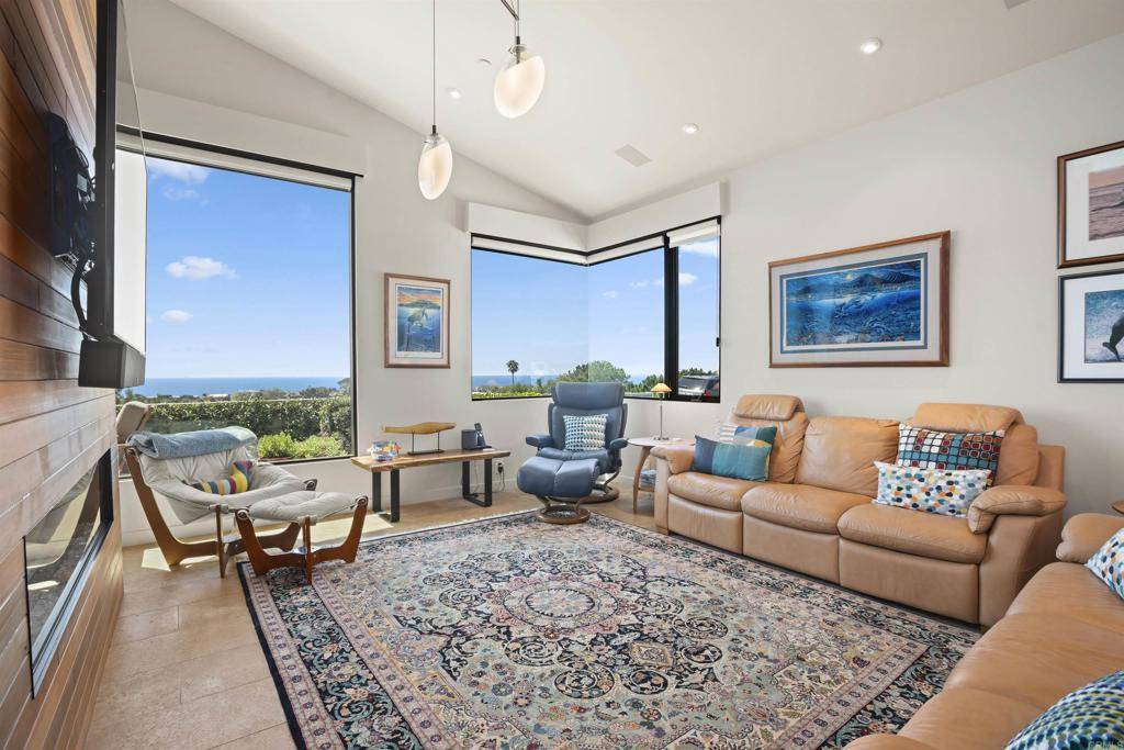 770 W Solana Circle Solana Beach, CA 92075