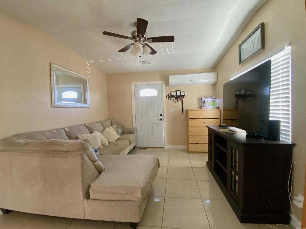 Fallbrook, CA 92028,235 W Aviation RD #36