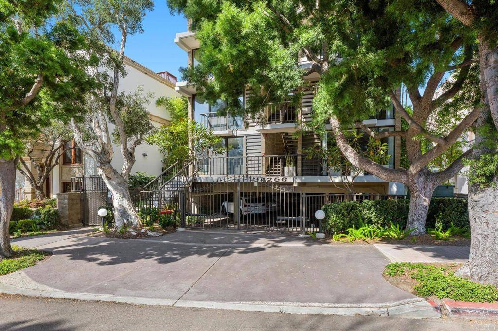 La Jolla, CA 92037,1250 Cave ST #3