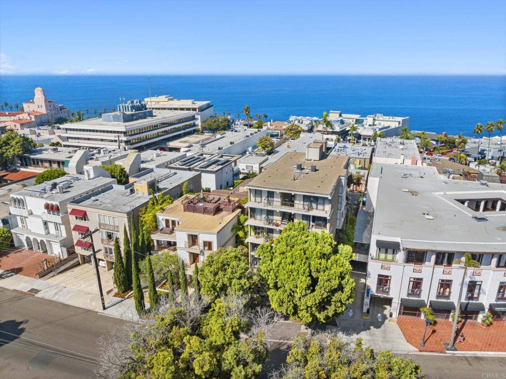 La Jolla, CA 92037,1250 Cave ST #3