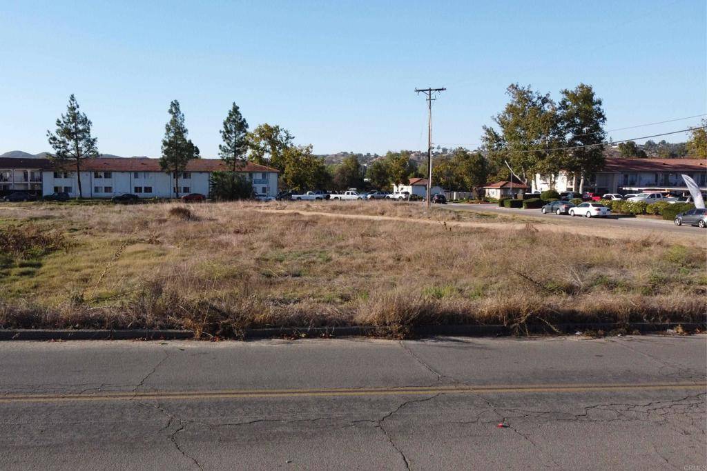 Ramona, CA 92065,1 Robertson ST