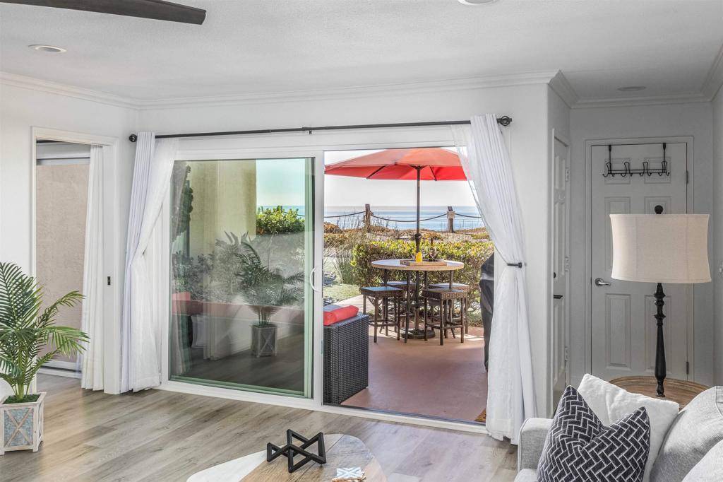 Solana Beach, CA 92075,435 S Sierra AVE #115