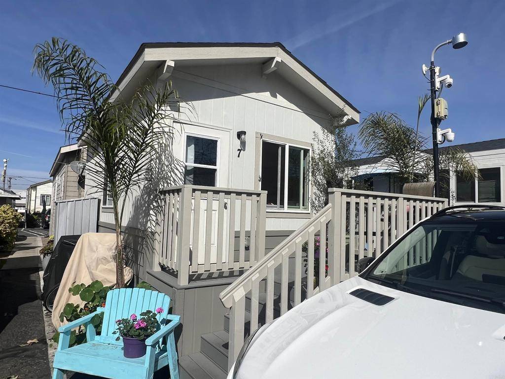 Encinitas, CA 92024,1549 N Vulcan Avenue #7