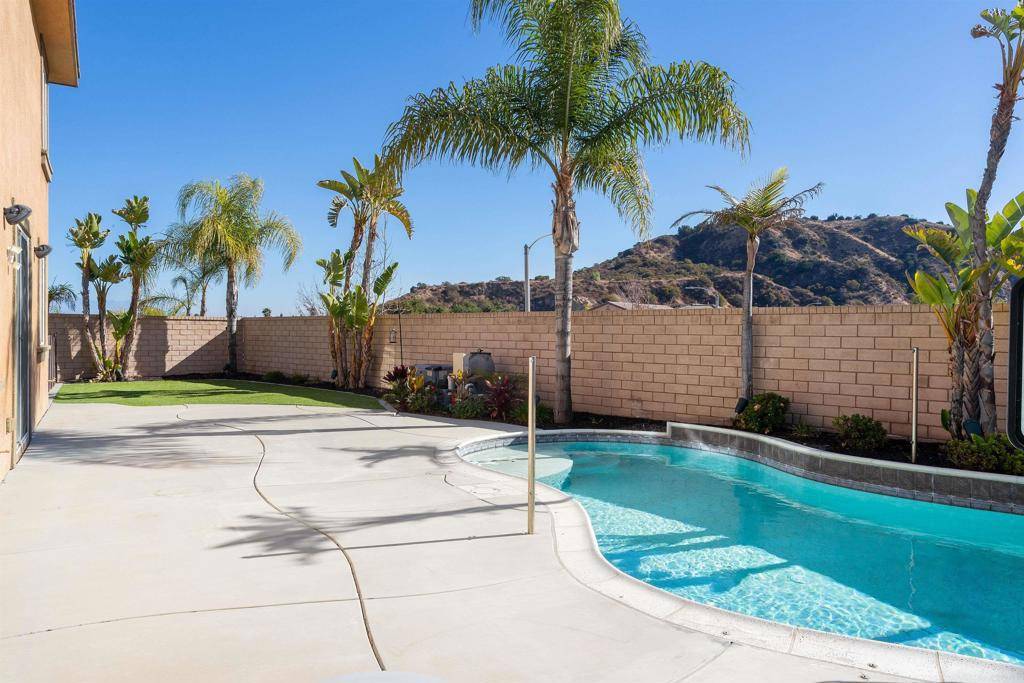 Corona, CA 92882,1426 Folson CIR