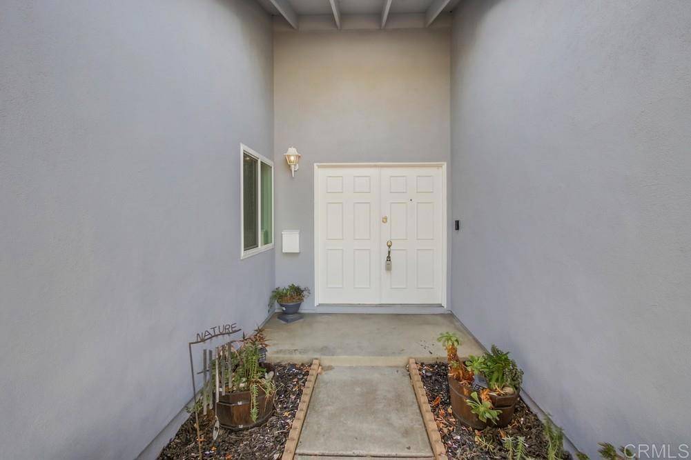 Escondido, CA 92027,1823 Oak Hill DR