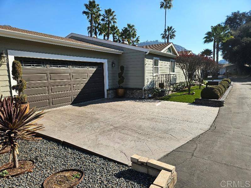 Escondido, CA 92026,8975 Lawrence Welk DR #203