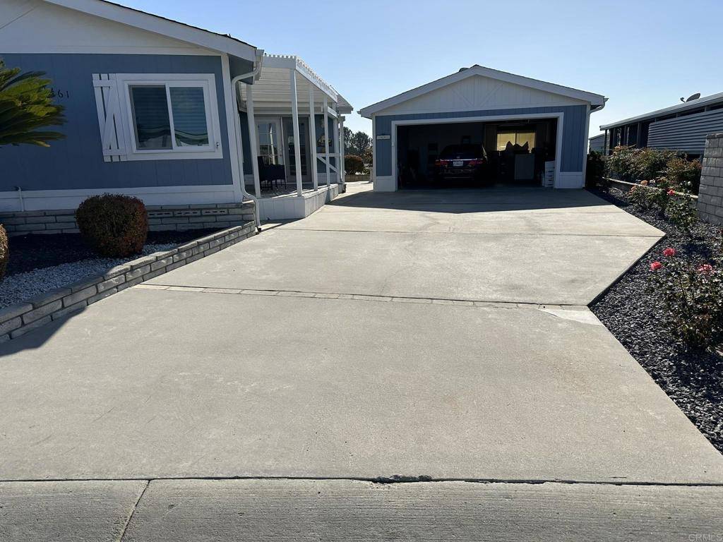 Oceanside, CA 92057,1461 Salem CT