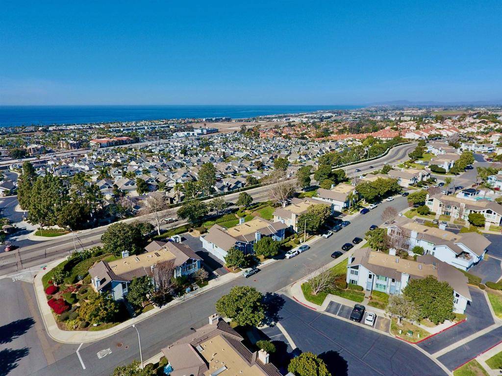 Carlsbad, CA 92011,6885 Carnation DR