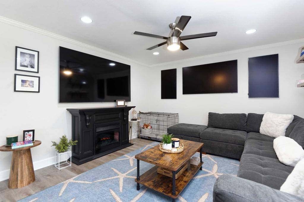 La Jolla, CA 92037,8503 Villa La Jolla DR #B
