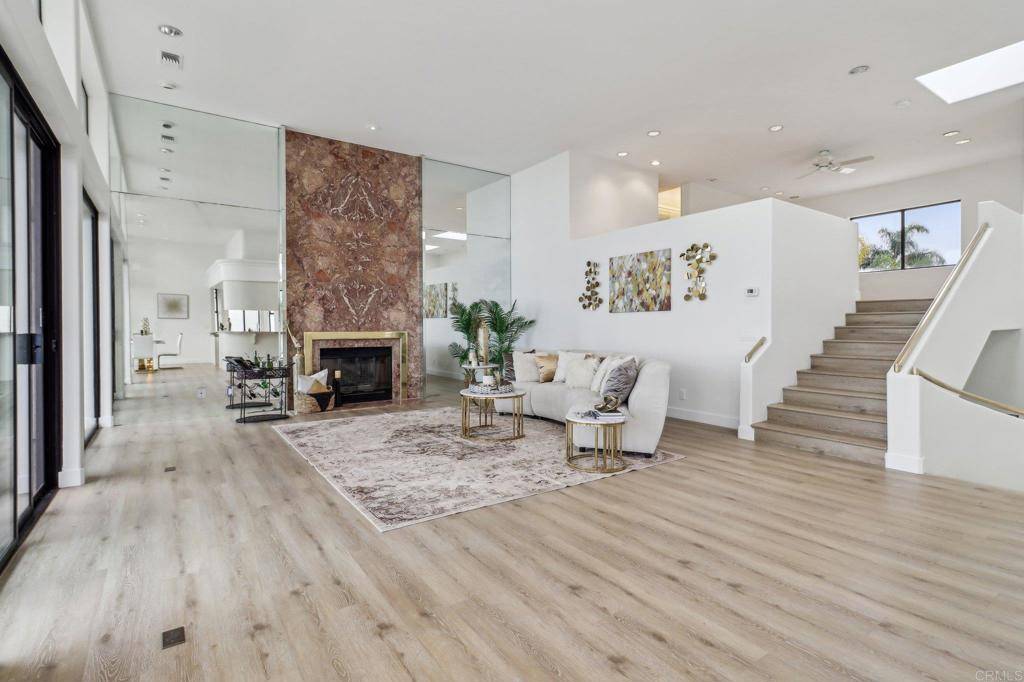 Carlsbad, CA 92009,2424 Badajoz PL