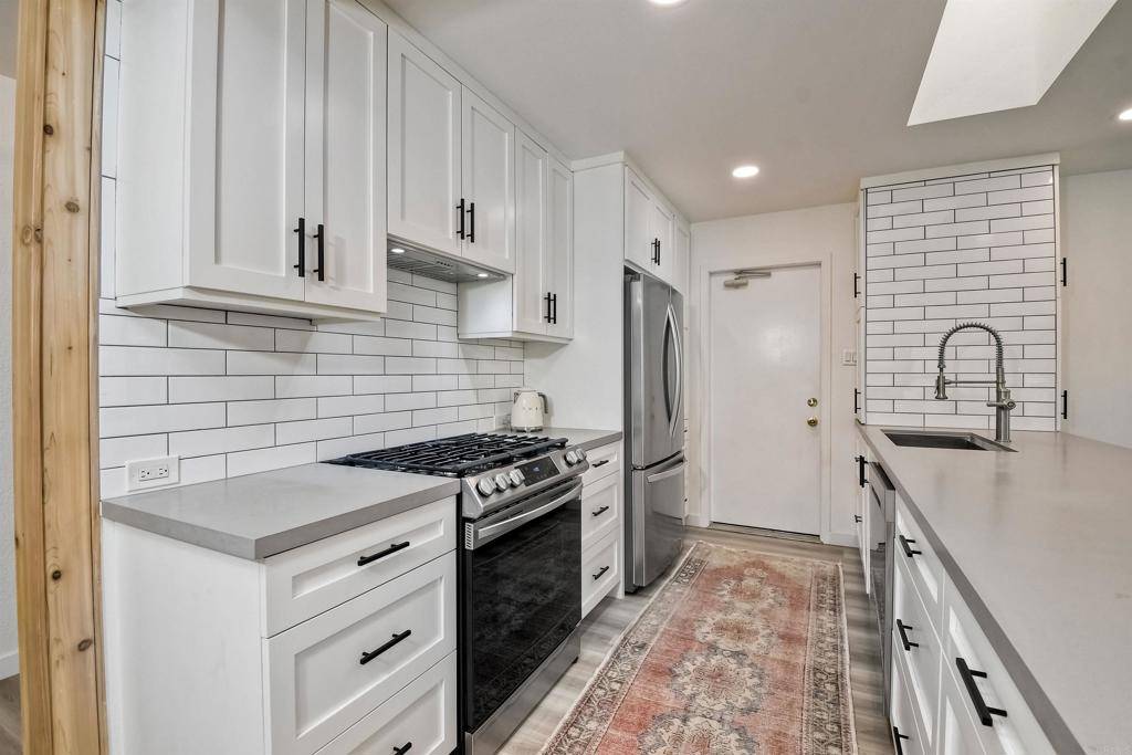 Vista, CA 92083,229 Yacon ST