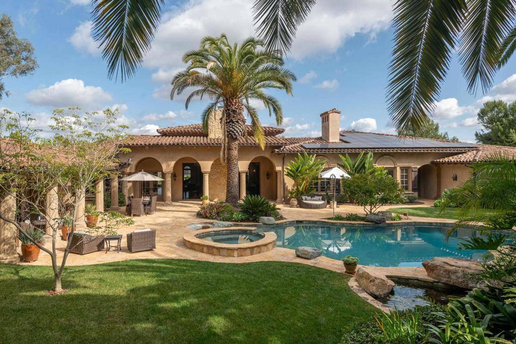 Rancho Santa Fe, CA 92067,5423 Calzada del Bosque
