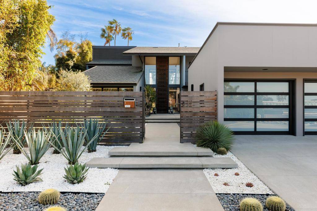 San Diego, CA 92107,1855 Sefton PL