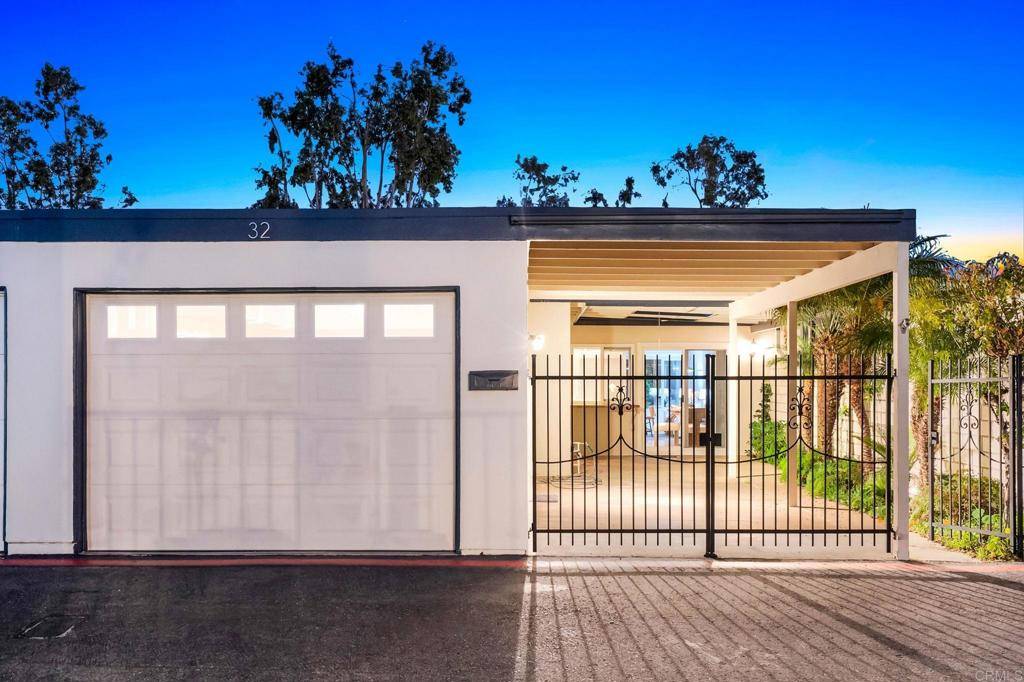 Oceanside, CA 92057,3839 Vista Campana S #32
