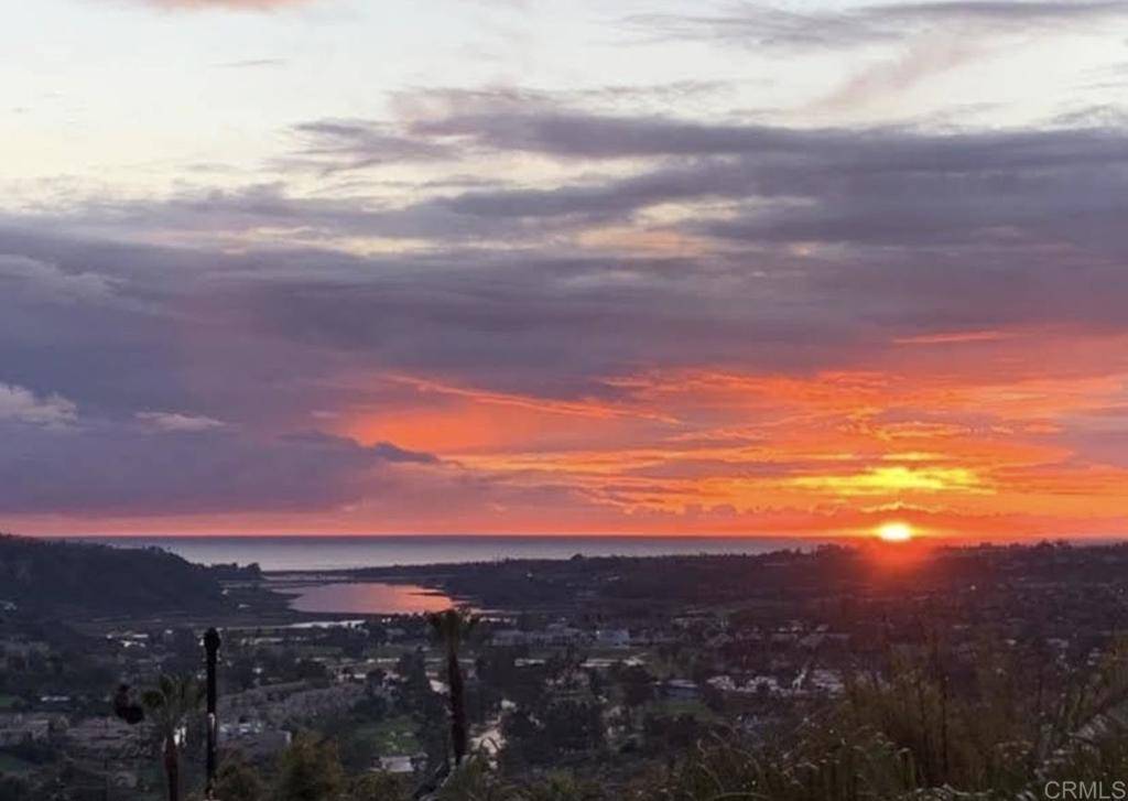 Carlsbad, CA 92009,7028 CORINTIA ST