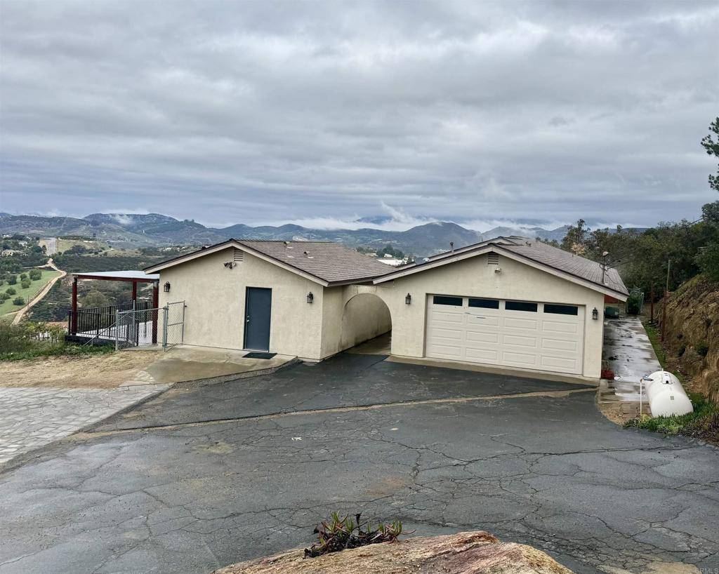 Valley Center, CA 92082,30710 Rolling Hills Dr