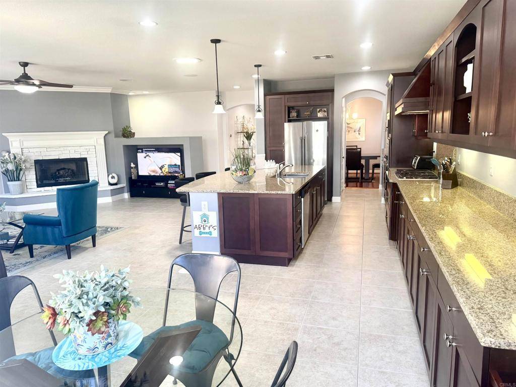 Carlsbad, CA 92009,2560 Ingleton