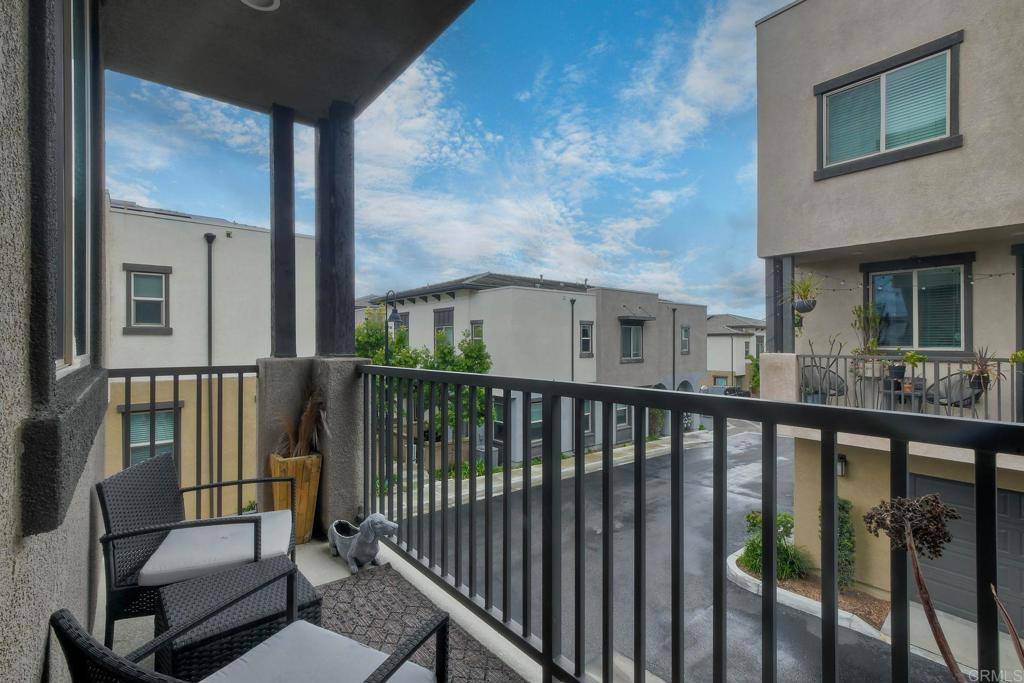 Vista, CA 92081,2211 Solara LN