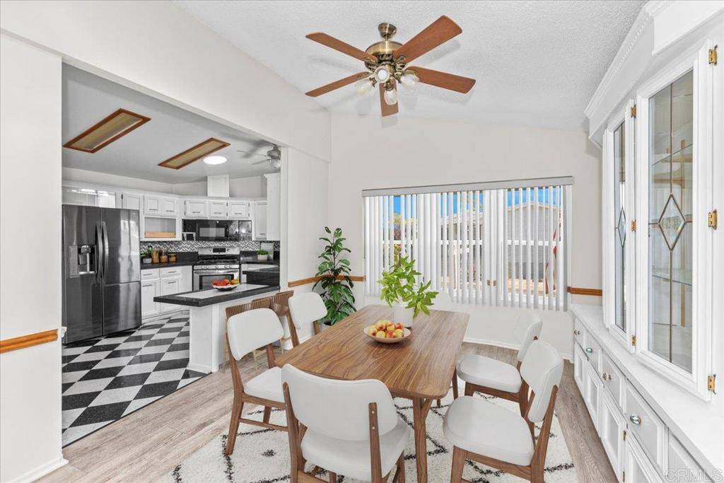 Carlsbad, CA 92010,3462 Don Jose DR