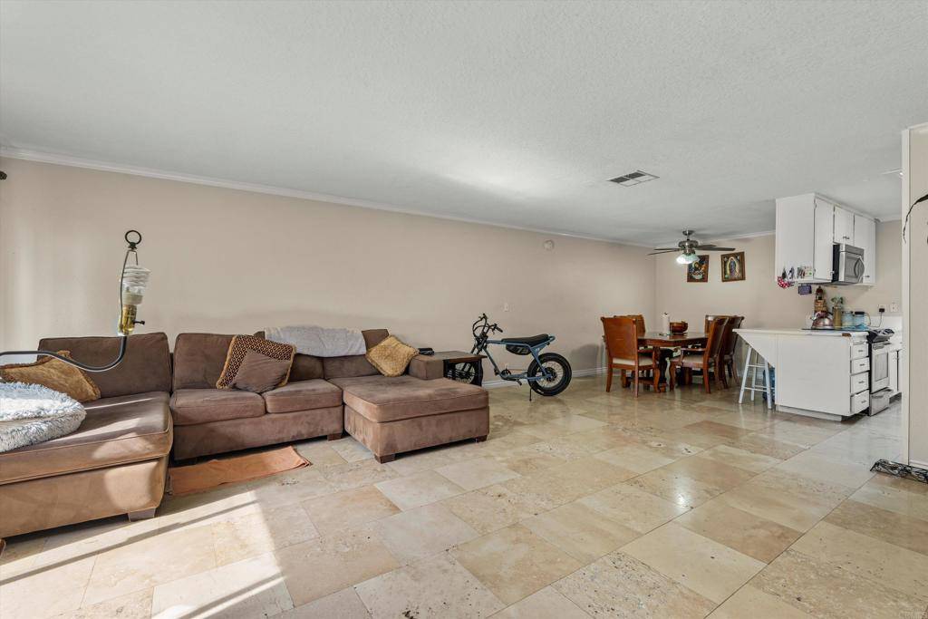 Aliso Viejo, CA 92656,23376 Via San Miguel