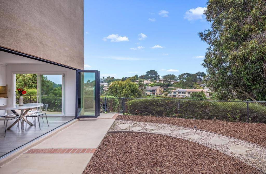 La Jolla, CA 92037,7980 Via Capri