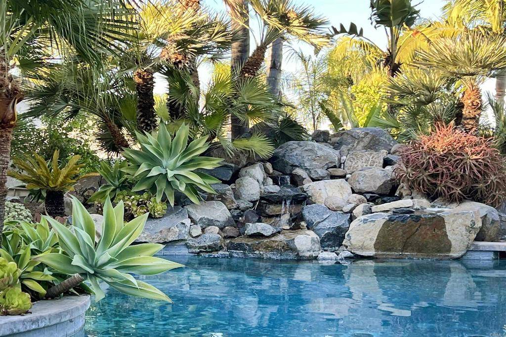 Vista, CA 92084,1918 Cresthaven DR