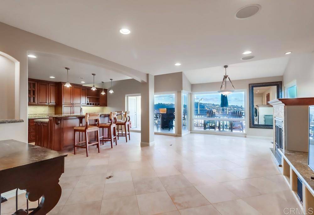 Solana Beach, CA 92075,217 Turf View DR