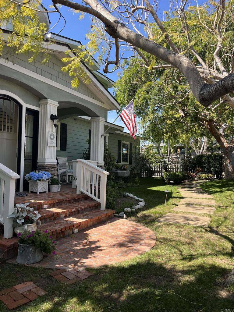 Encinitas, CA 92024,808 Cornish DR