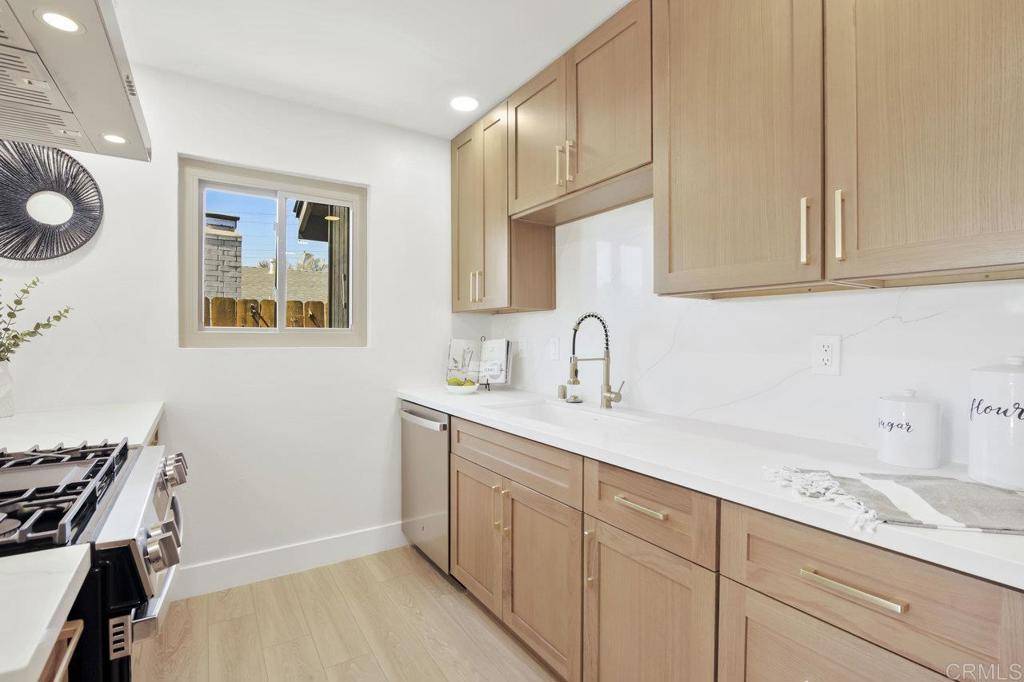 San Diego, CA 92111,5229 Canning PL