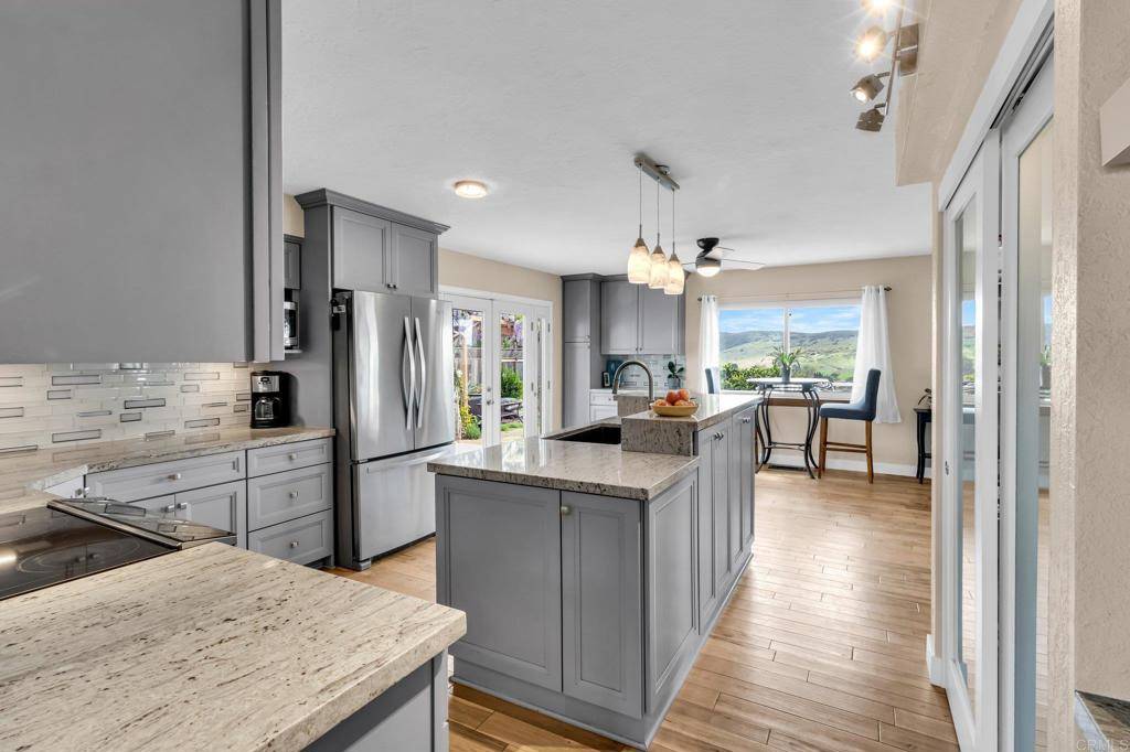 13501 Melissa LN Poway, CA 92064