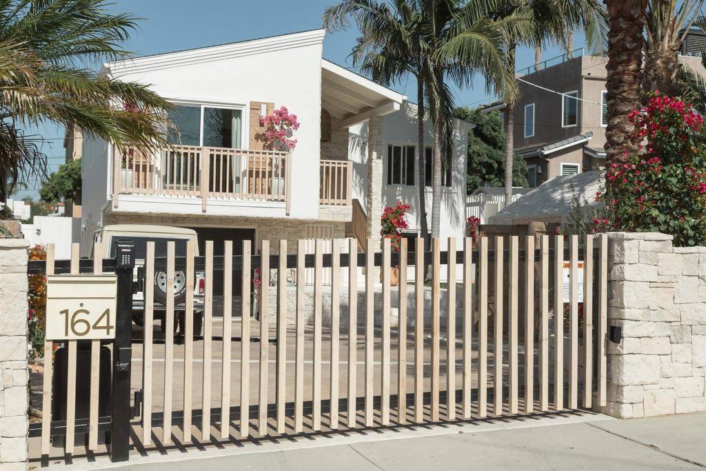 Carlsbad, CA 92008,164 Chestnut AVE