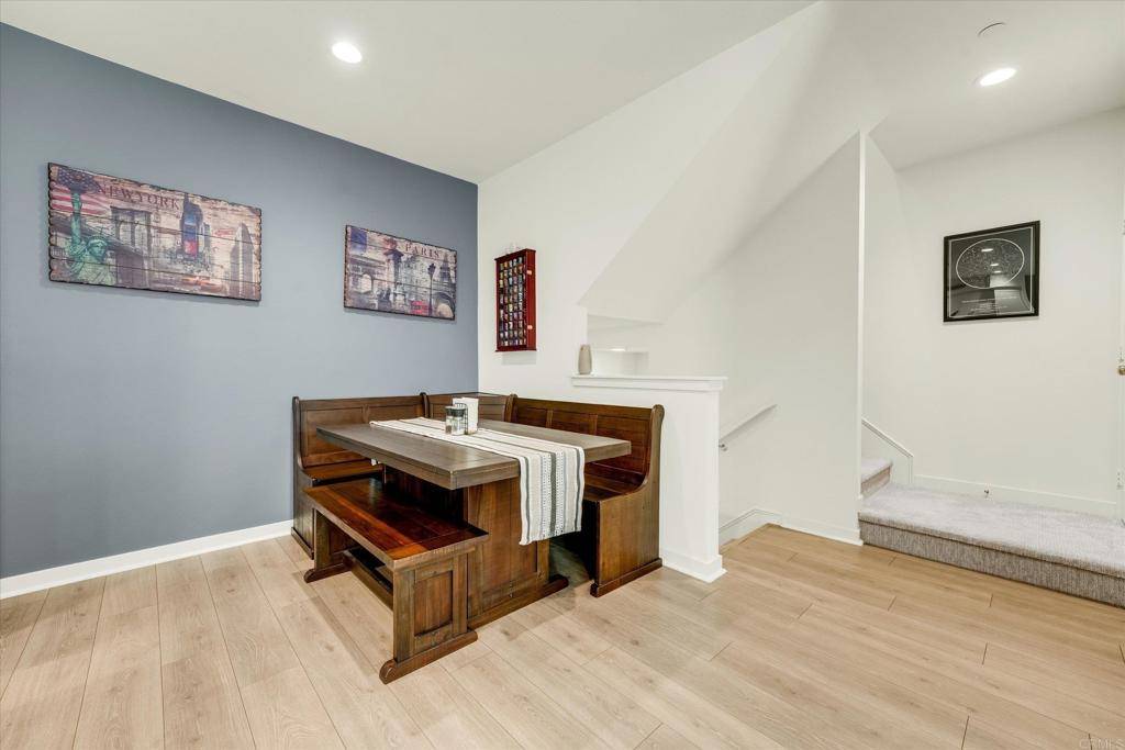 Santee, CA 92071,325 PADDLE CT