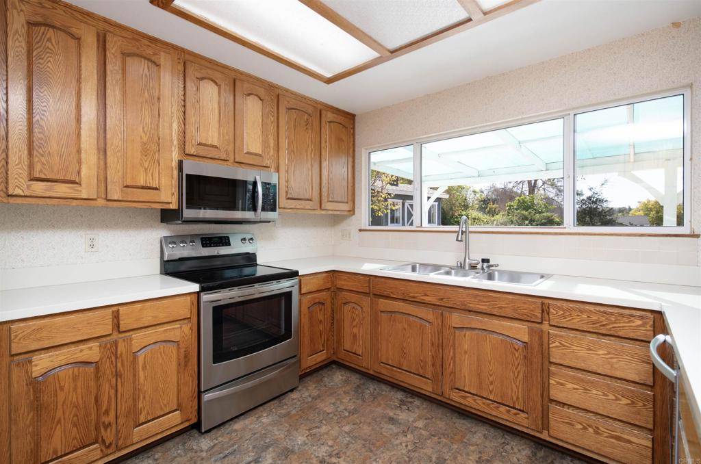 Ramona, CA 92065,334 D ST