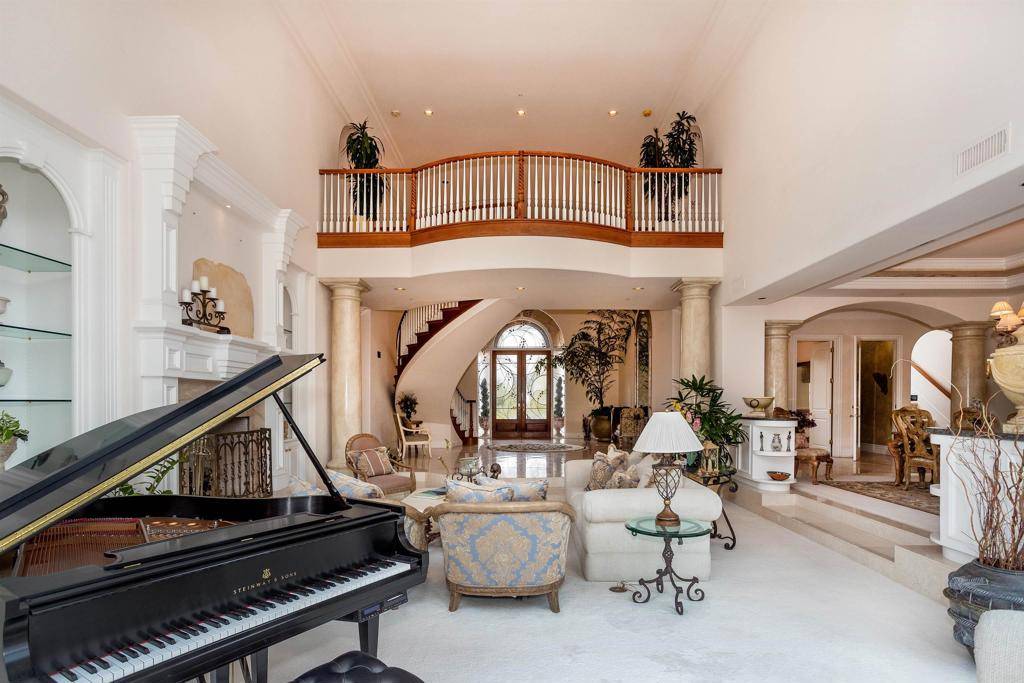 13645 Paseo De La Huerta Poway, CA 92064