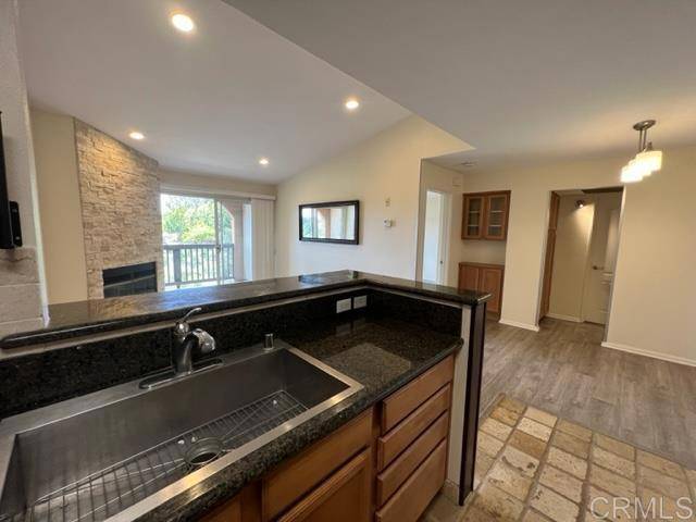 San Diego, CA 92122,7150 Shoreline DR #3307