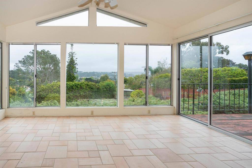 Solana Beach, CA 92075,557 Canyon Dr