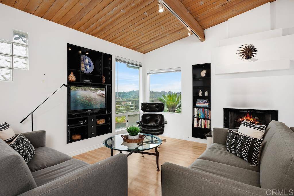 Oceanside, CA 92054,1828 Ivy RD