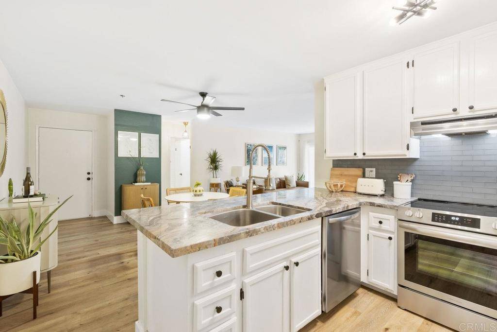 Carlsbad, CA 92009,3463 Caminito Sierra #101