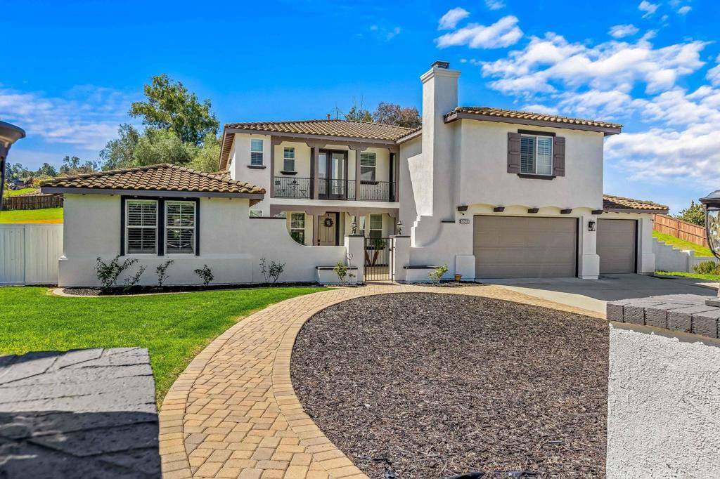 Vista, CA 92084,525 Fortuna AVE