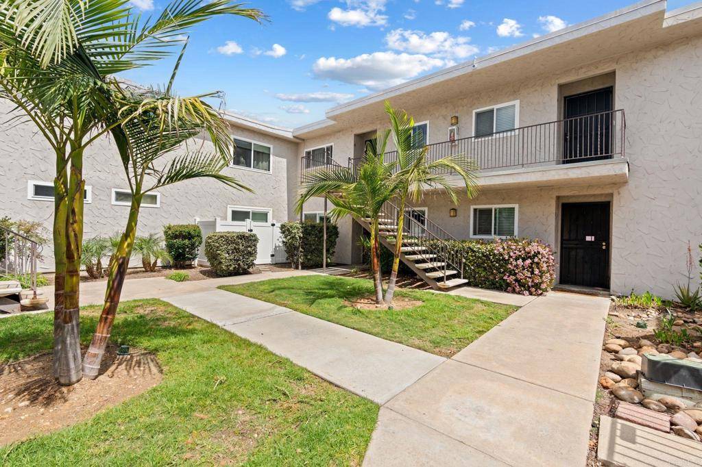 La Mesa, CA 91942,8220 Vincetta DR #12